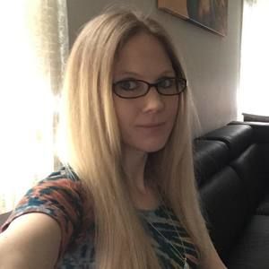 Meet your Posher, Adrienne